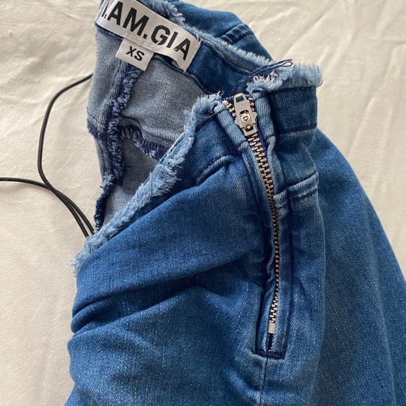 I Am Gia V-Line Jeans - Picture 6 of 6